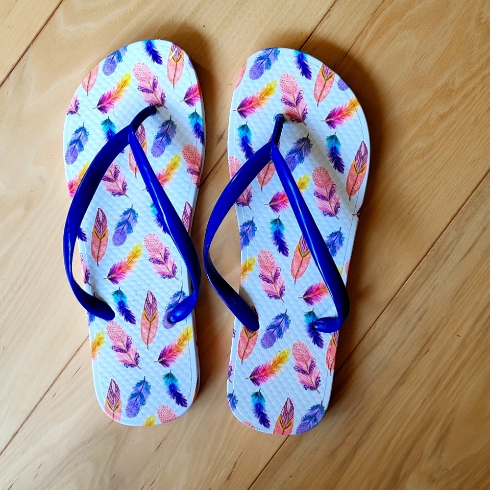 Feather print flip flops - brand new